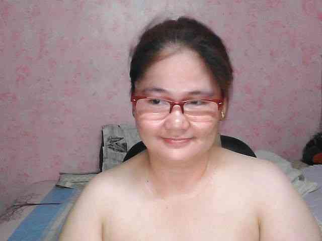 NICEtitspinay webcam