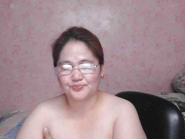 NICEtitspinay webcam