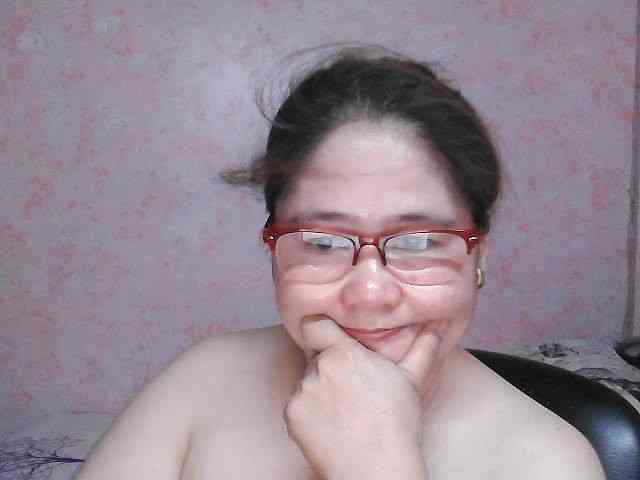 NICEtitspinay webcam