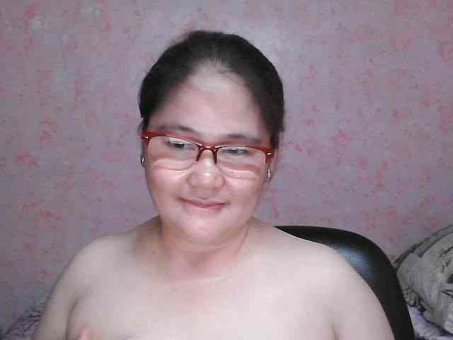 NICEtitspinay webcam