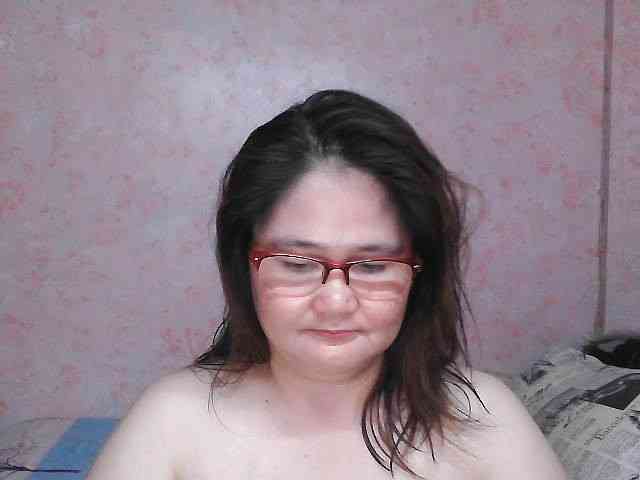 NICEtitspinay webcam
