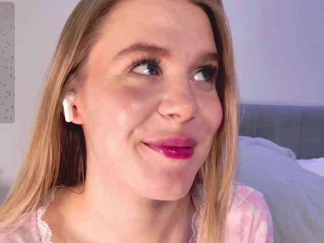 CherryGirlfriend webcam