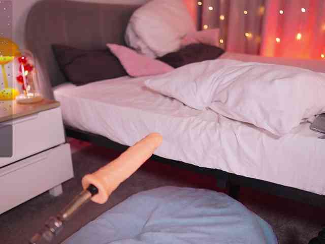 CherryGirlfriend webcam