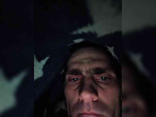 Romius340 Live Webcam on BongaCams