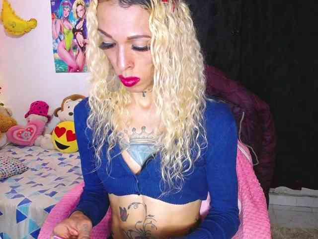 flaquitacoral Live Webcam on BongaCams