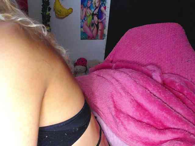 flaquitacoral Live Webcam on BongaCams