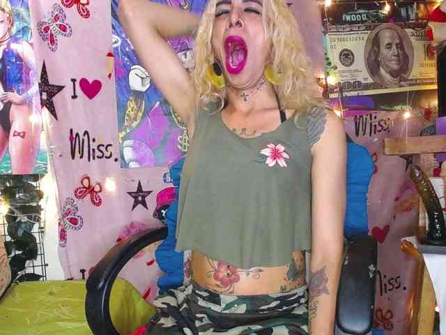 flaquitacoral Live Webcam on BongaCams