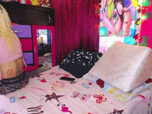 flaquitacoral Live Webcam on BongaCams