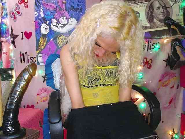 flaquitacoral Live Webcam on BongaCams