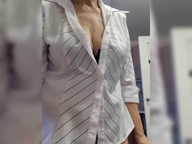 Lana-11's BongaCams show and profile