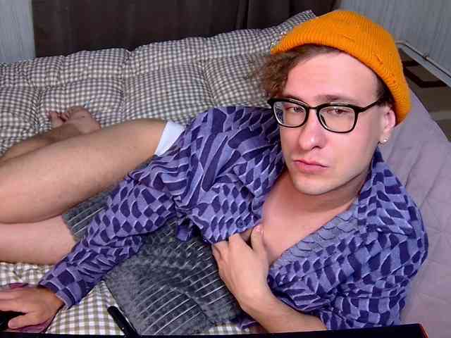 DennisGartman Live Webcam on BongaCams