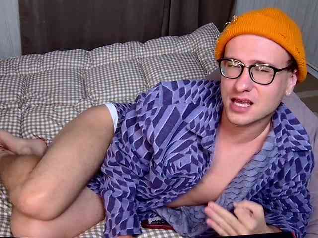 DennisGartman Live Webcam on BongaCams