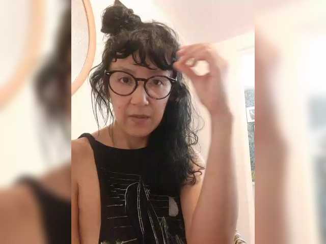 Fruttituttis's BongaCams show and profile