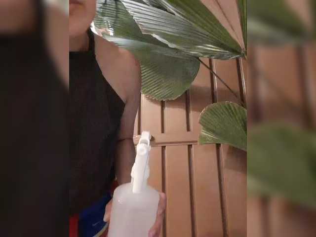 Fruttituttis's BongaCams show and profile