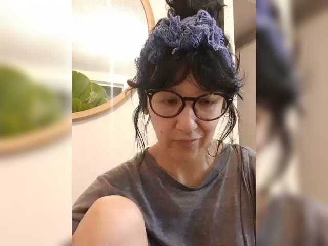 Fruttituttis's BongaCams show and profile