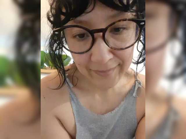 Fruttituttis's BongaCams show and profile