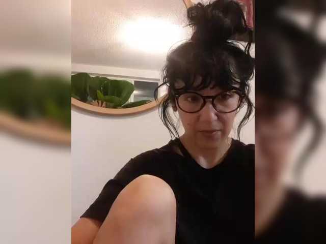 Fruttituttis's BongaCams show and profile