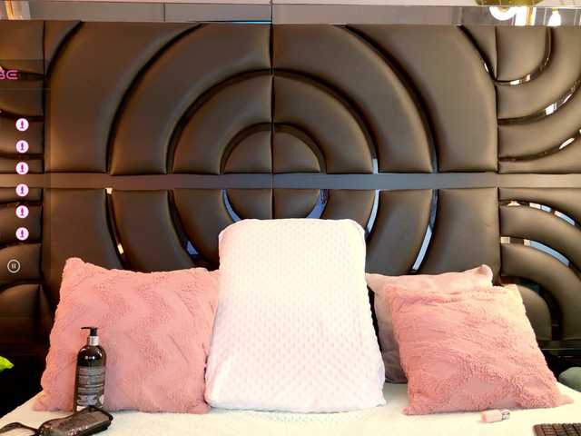 IrisRoss's BongaCams show and profile