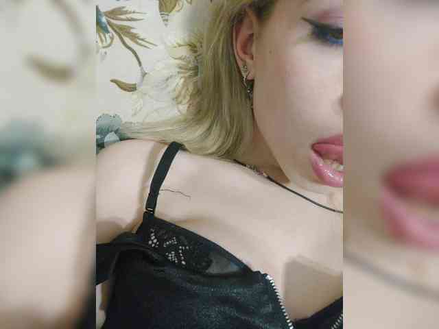 Violet-gold Live Webcam on BongaCams