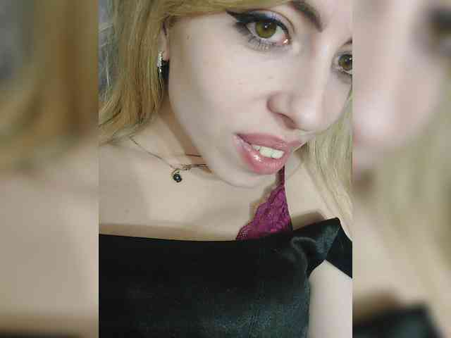 Violet-gold Live Webcam on BongaCams