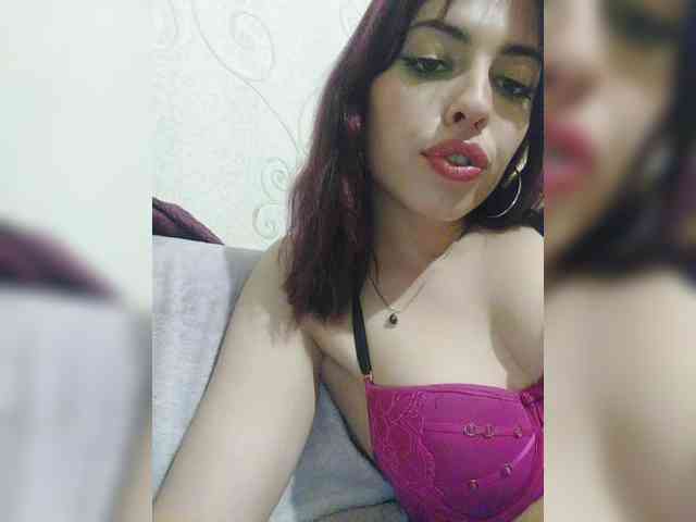 Violet-gold Live Webcam on BongaCams