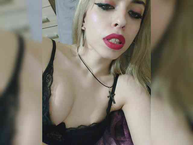 Violet-gold Live Webcam on BongaCams