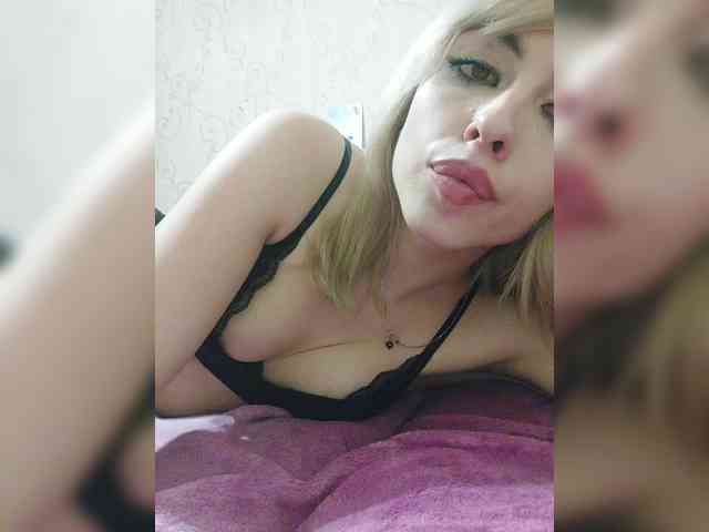 Violet-gold Live Webcam on BongaCams