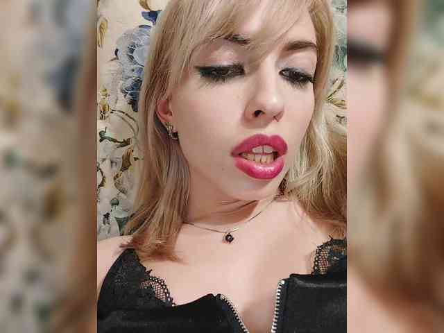 Violet-gold Live Webcam on BongaCams