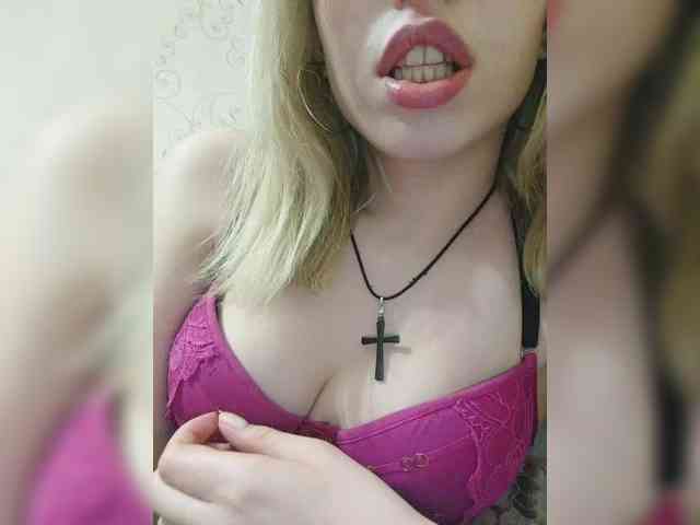 Violet-gold Live Webcam on BongaCams