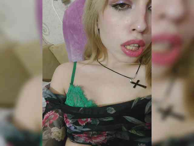 Violet-gold Live Webcam on BongaCams