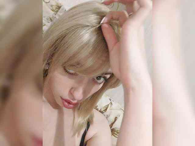 Violet-gold Live Webcam on BongaCams
