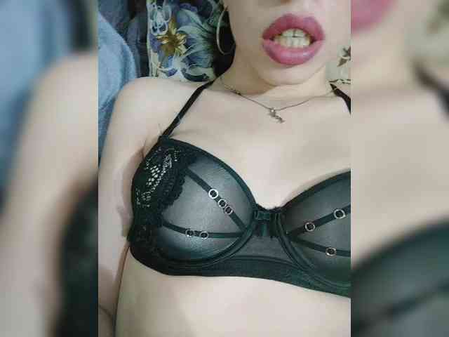 Violet-gold Live Webcam on BongaCams