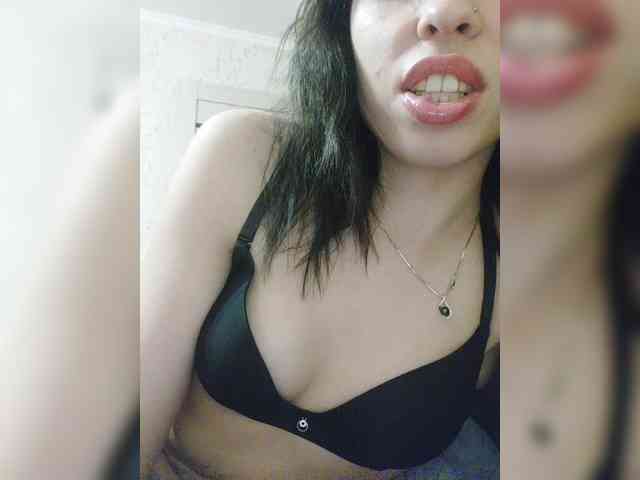 Violet-gold Live Webcam on BongaCams