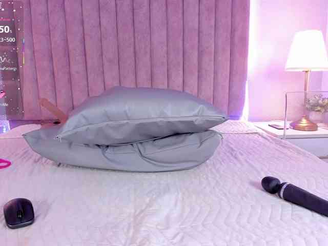 ShaylaDavis webcam