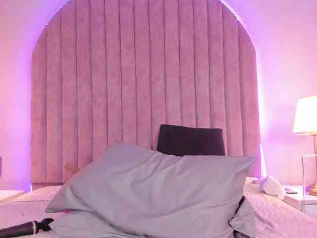 ShaylaDavis webcam