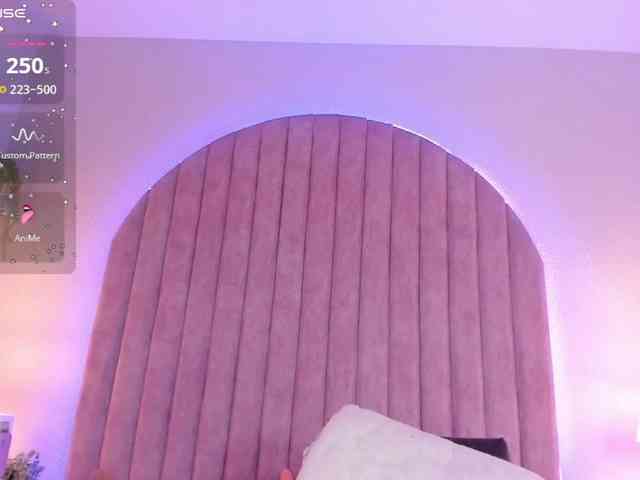 ShaylaDavis webcam