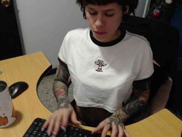 kuromii-chang webcam