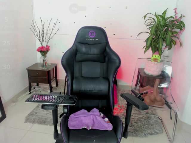 nathashamoon's BongaCams show and profile