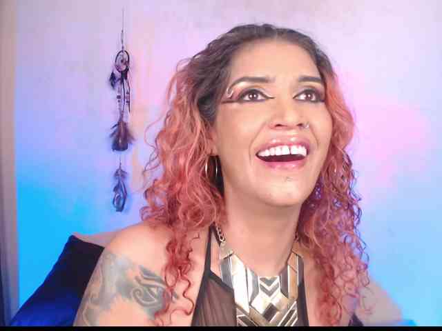 AgathaTenebri webcam