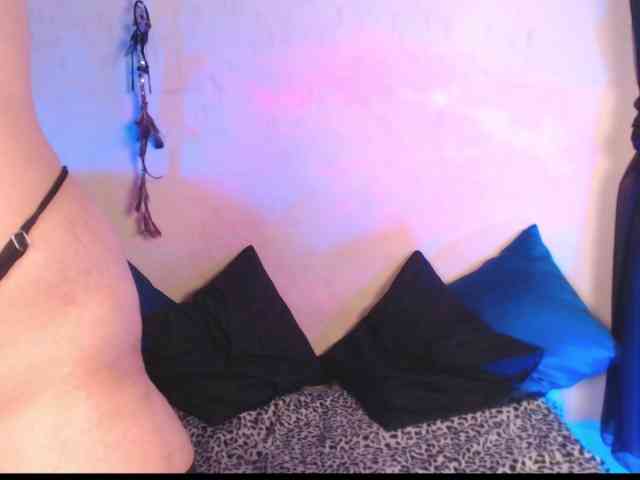 AgathaTenebri webcam