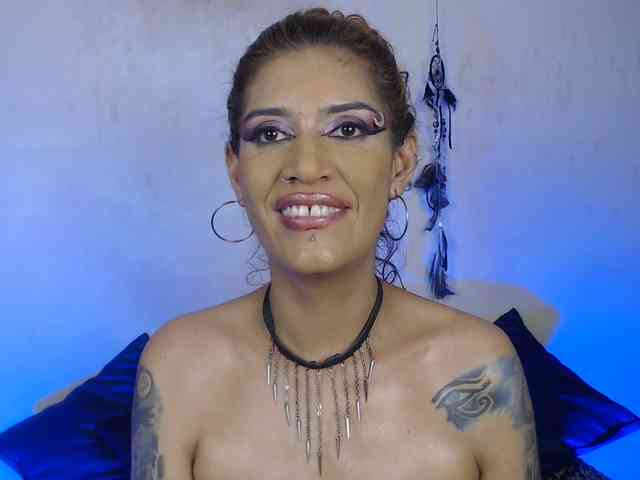 AgathaTenebri webcam