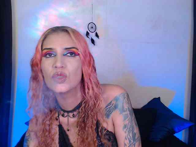 AgathaTenebri webcam