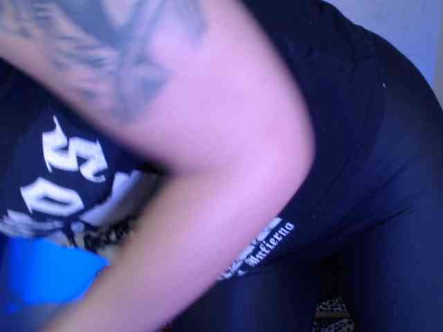 AgathaTenebri webcam