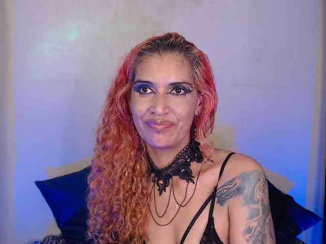 AgathaTenebri webcam