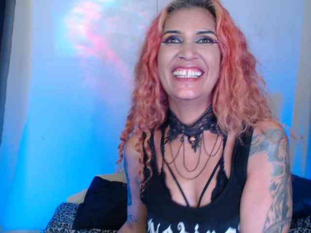 AgathaTenebri webcam
