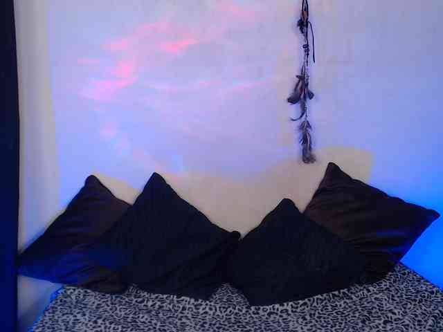 AgathaTenebri webcam