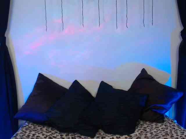 AgathaTenebri webcam