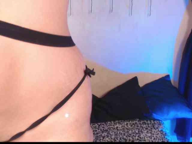 AgathaTenebri webcam