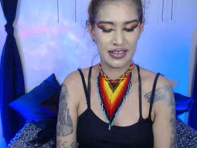 AgathaTenebri webcam