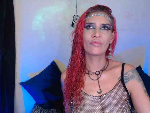 AgathaTenebri webcam